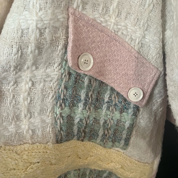 Tricot Chic Jacket. - Picture 5 of 16